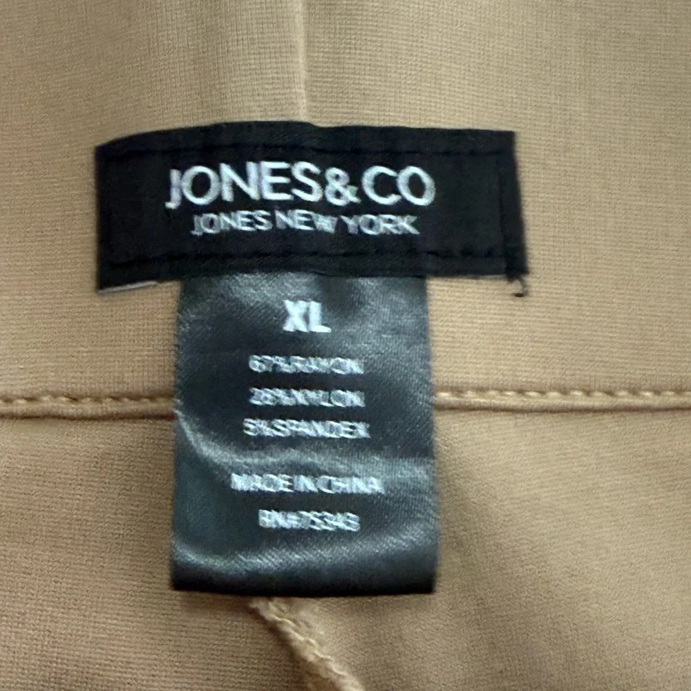 Jones & Co. Jones NY Wide-Leg Tan Pull on pants in size XL